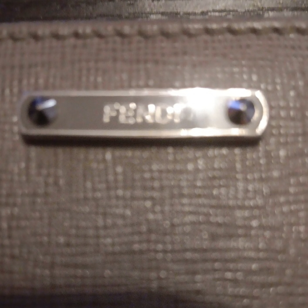 Fendi Full Zip Around Tan Women's Wallet (EUC) - Picture 2 of 13